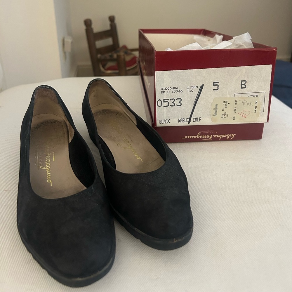 Vintage Ferragamo ballet flats